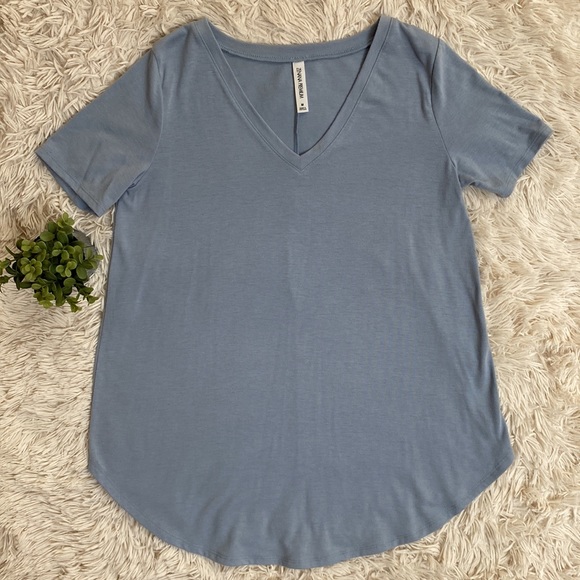 Zenana Premium V-Neck Top 💗 Blue-Gray - Picture 3 of 11